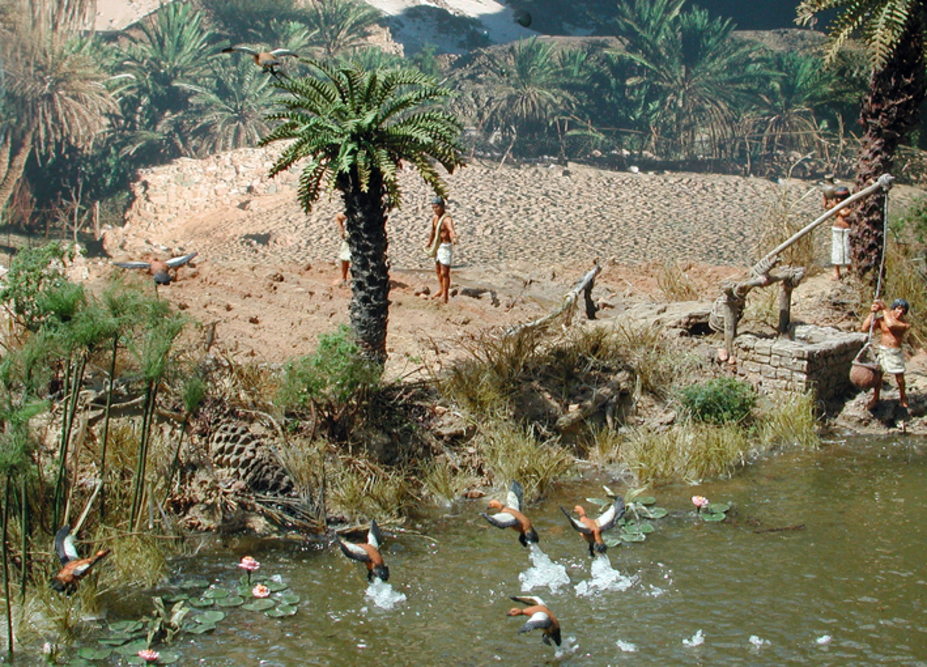 Life in ancient Egypt at the river Nile Small 17