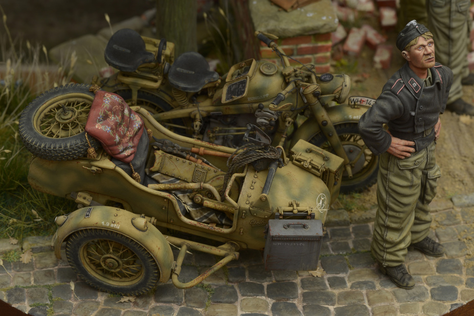 "In der Falle?" Small 4