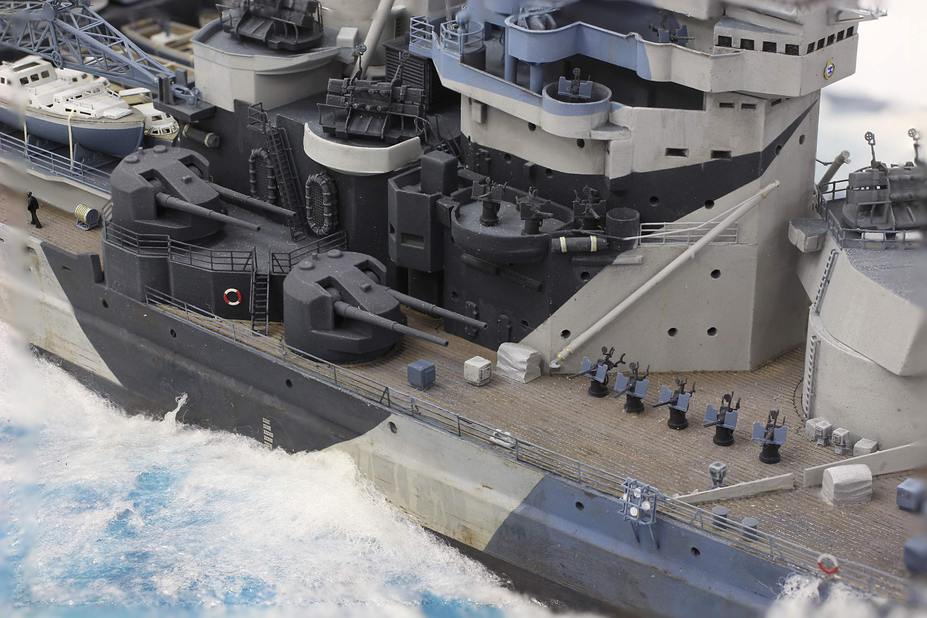 1/350 HMS Howe Small 12