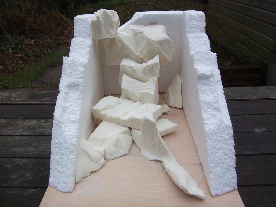 1:76 WATERFALL (APPROXIMATELY) Small 2