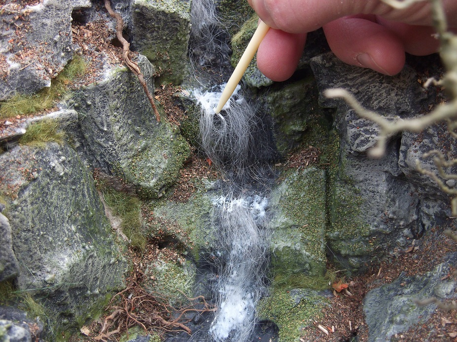 1:76 WATERFALL (APPROXIMATELY) Small 11