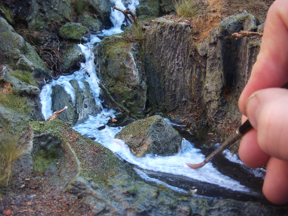 1:76 WATERFALL (APPROXIMATELY) Small 15