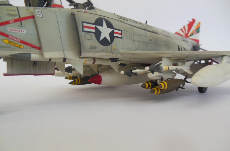 F-4B VF-111 SUNDOWNERS  Small 7