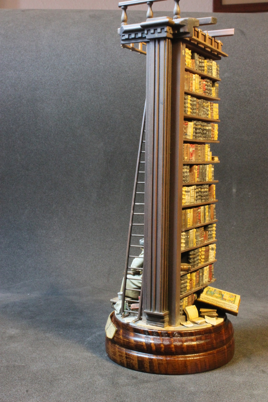 Reading a book. 1/35 scale. Small 3