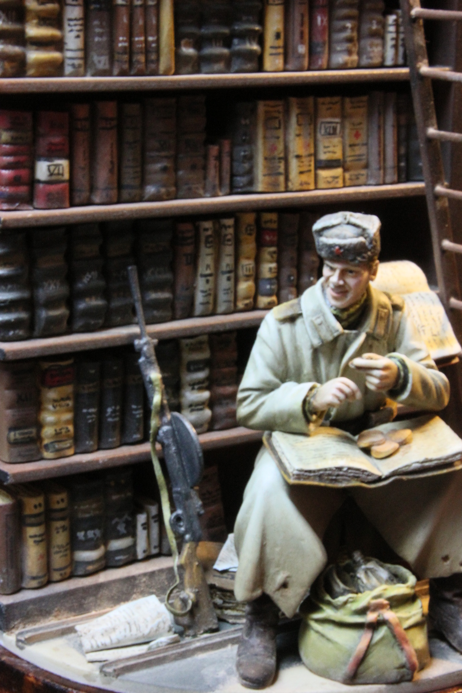 Reading a book. 1/35 scale. Small 13