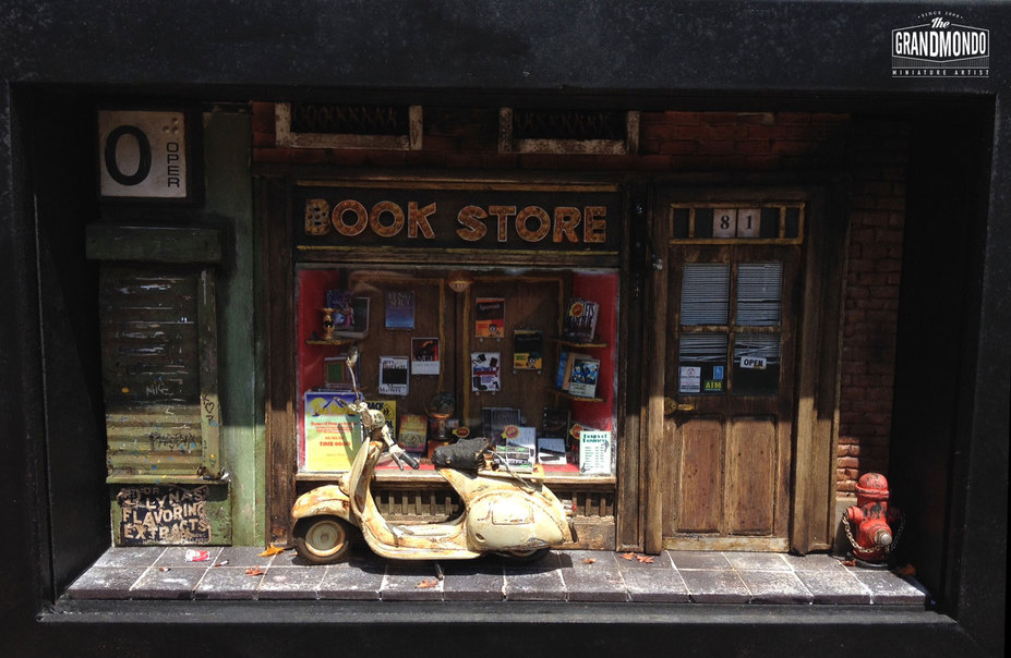 Vespa Piaggio & Bookstore Small 7