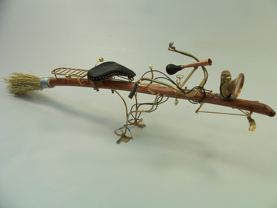 Flying Broom Small 6