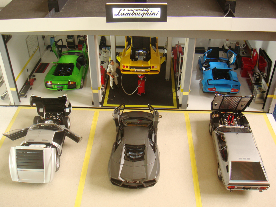 Lamborghini Garage Diorama