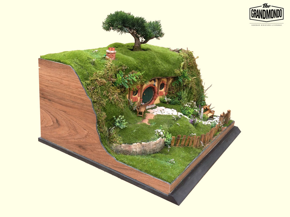 The Hobbit - Bilbo's Home Small 12