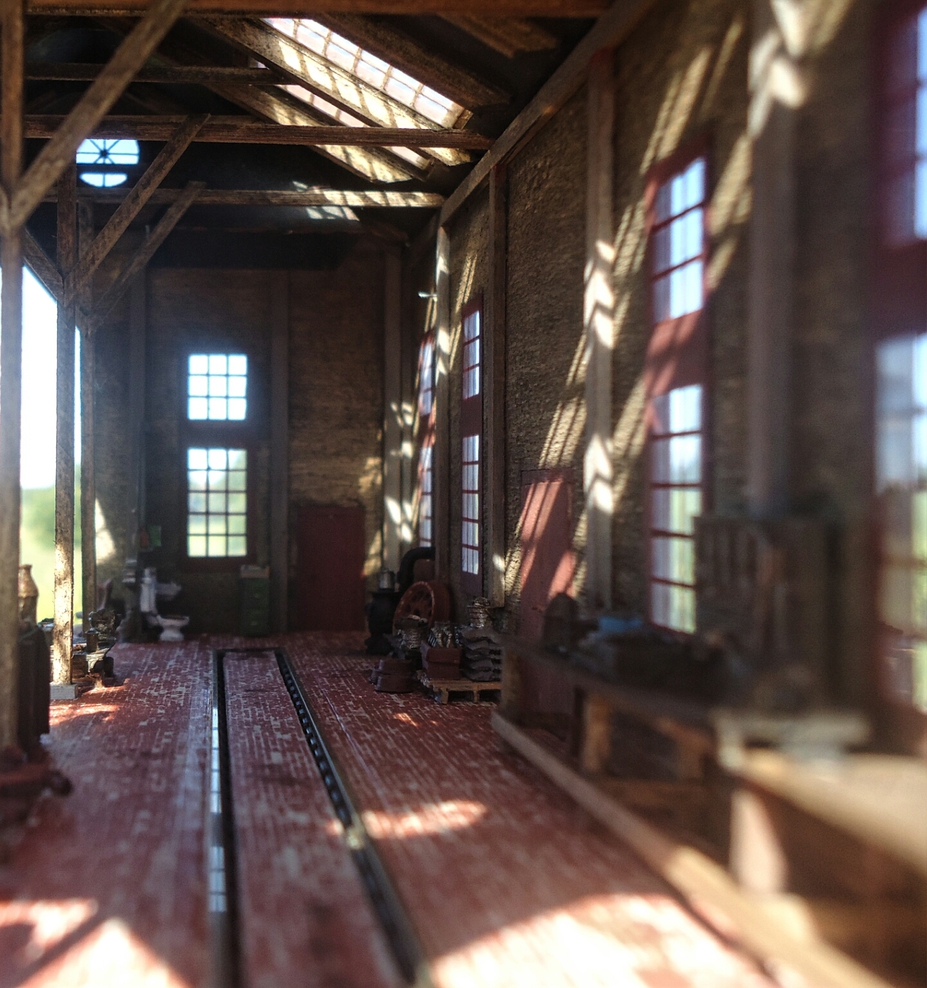 Narrow gauge engine house in HO Small 4